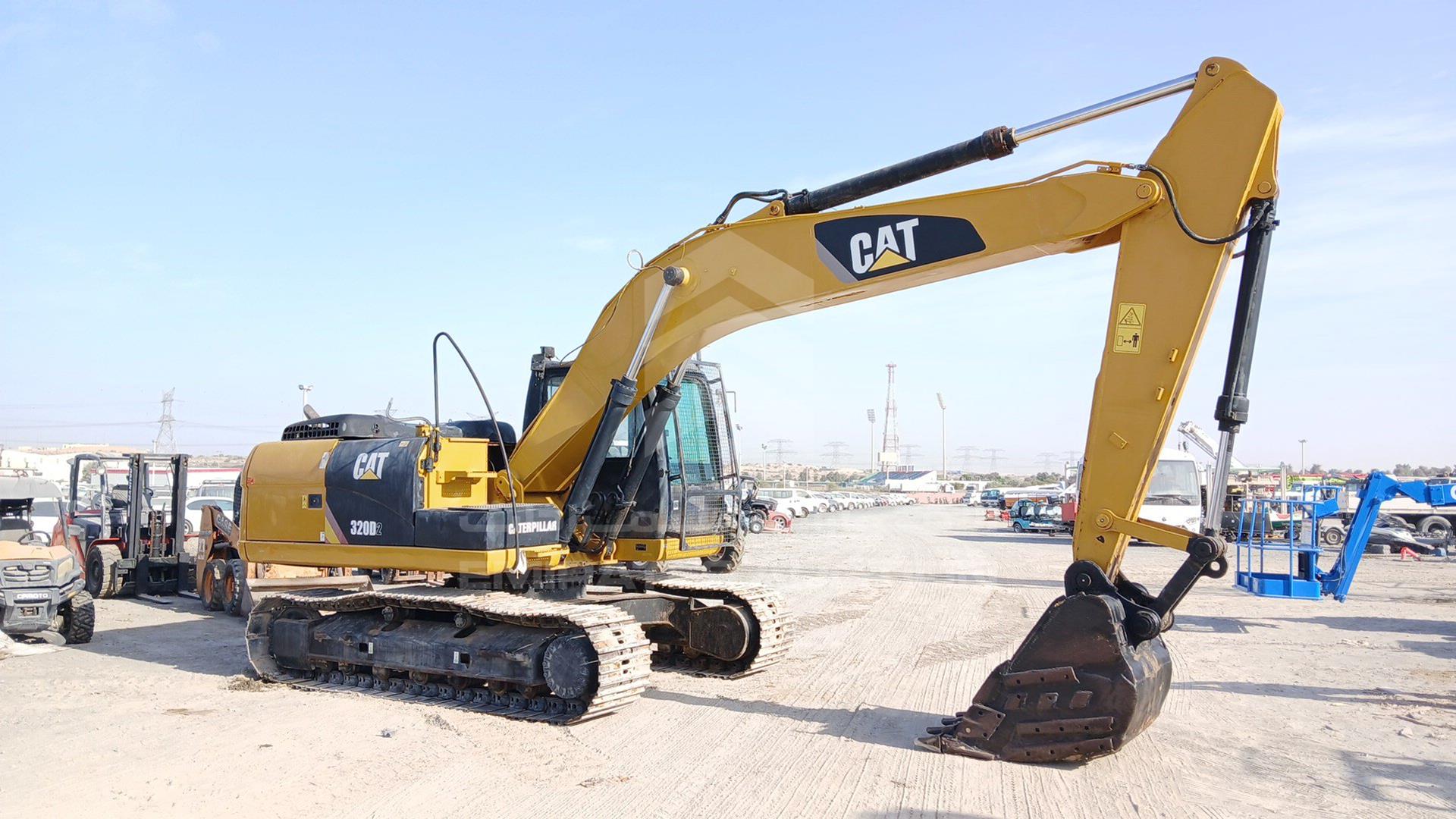 2015 CATERPILLAR 320D VIN: CAT0320DTDNP00354