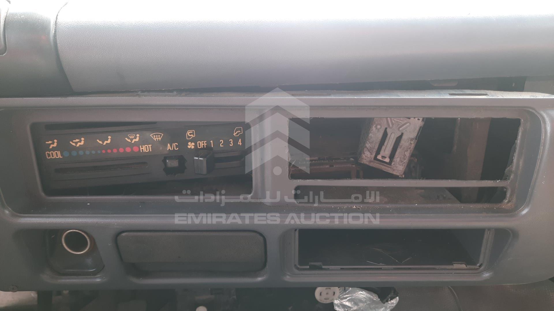 2008 ISUZU NPR VIN: JAMKP34G387P25053