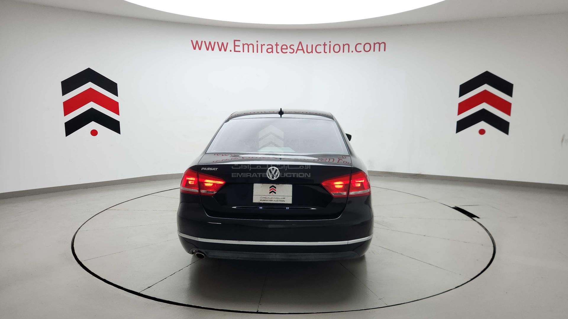 2015 VOLKSWAGEN PASSAT VIN: WVWCR7A38FC001182