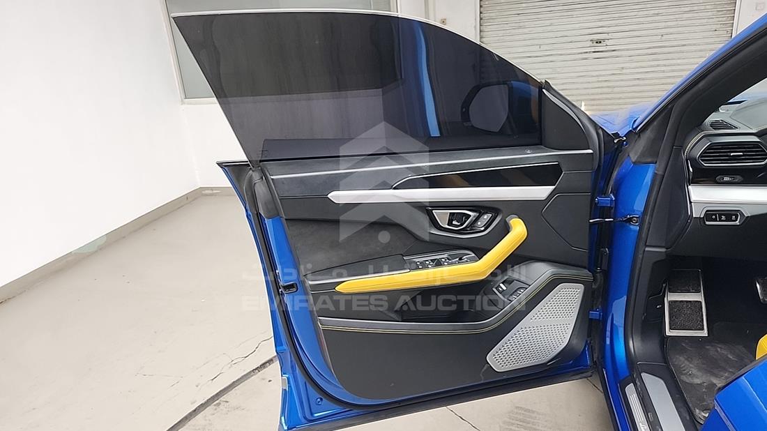 2021 Lamborghini Urus — Front Left Door — Photo 13