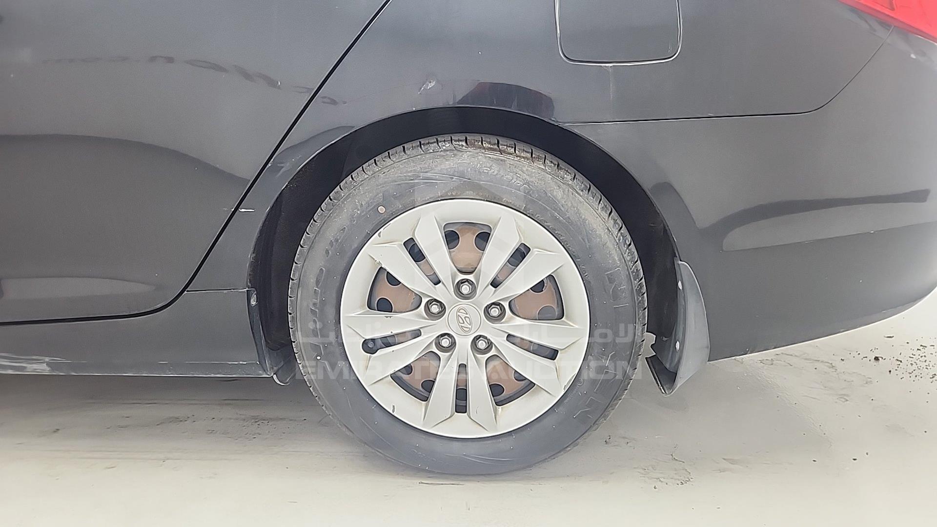 2014 HYUNDAI SONATA VIN: KMHEB41CXEA557706