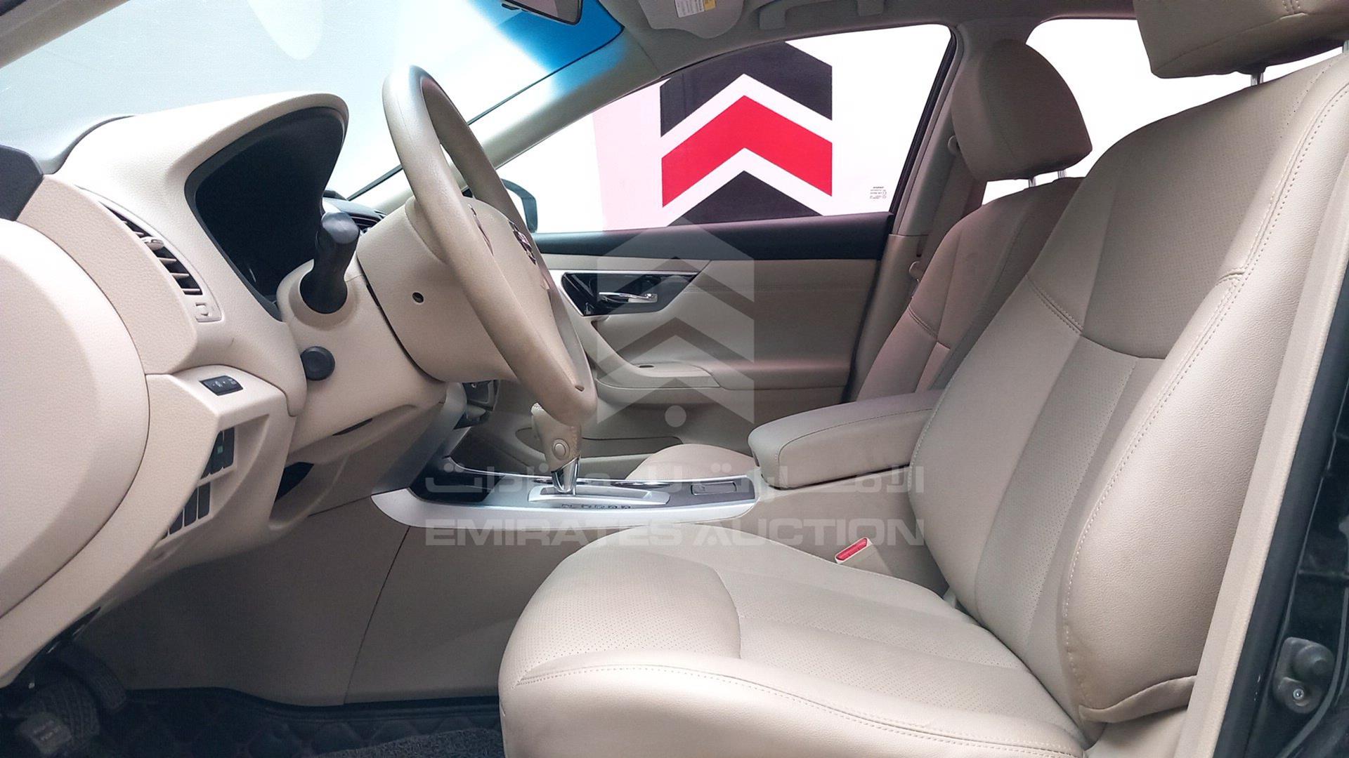 2017 NISSAN TEANA VIN: LGBF5AE07HR312584