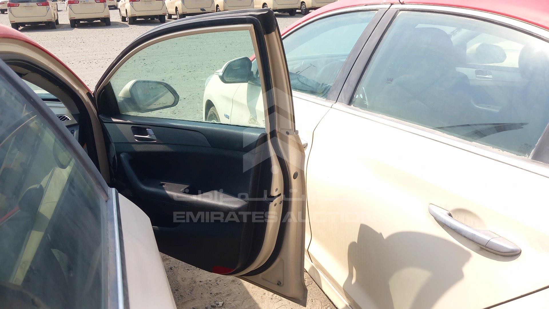2018 HYUNDAI SONATA VIN: KMHE24132JA082093