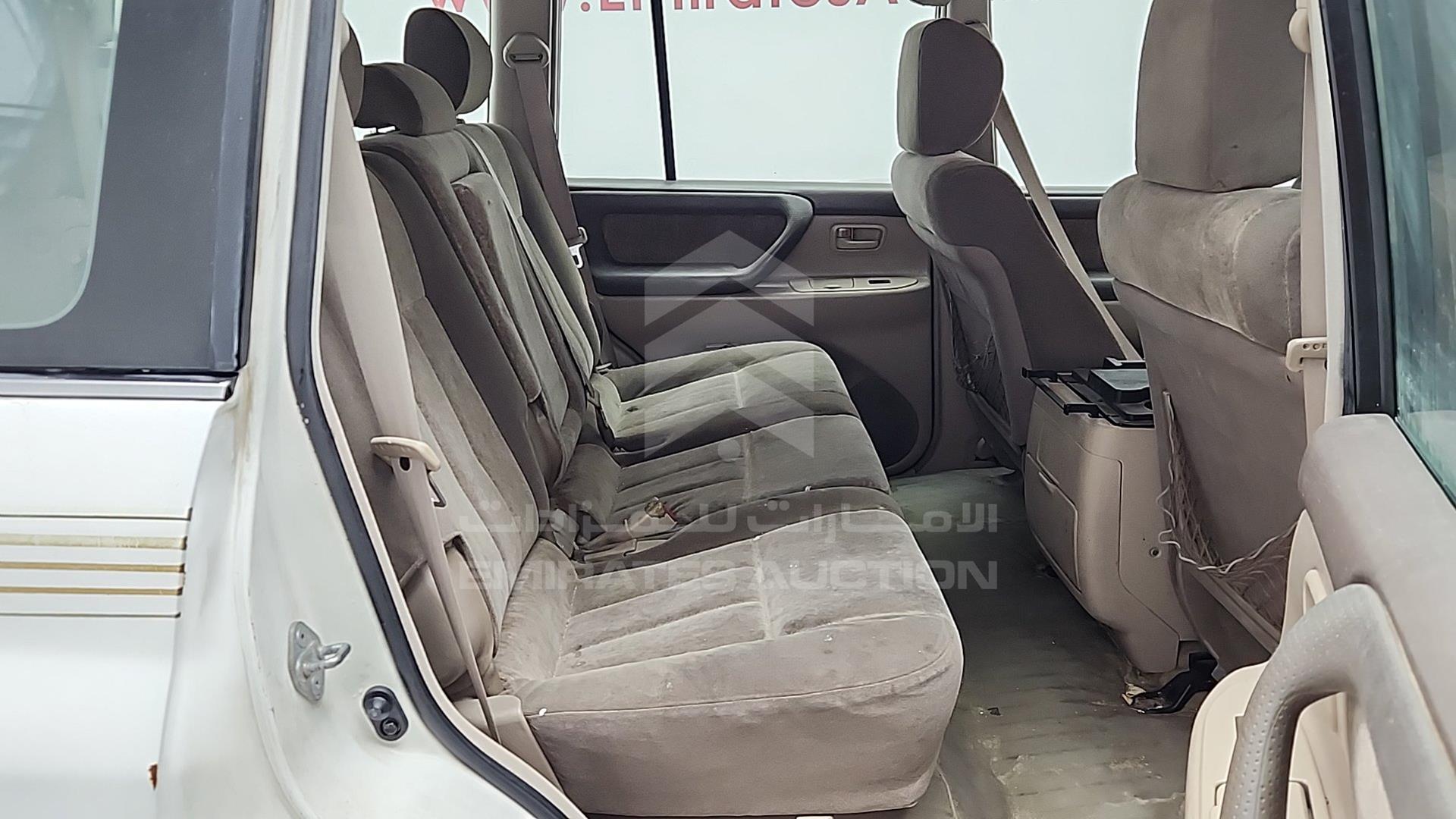 2000 TOYOTA LAND CRUISER VIN: JT3HT05J0Y0081156