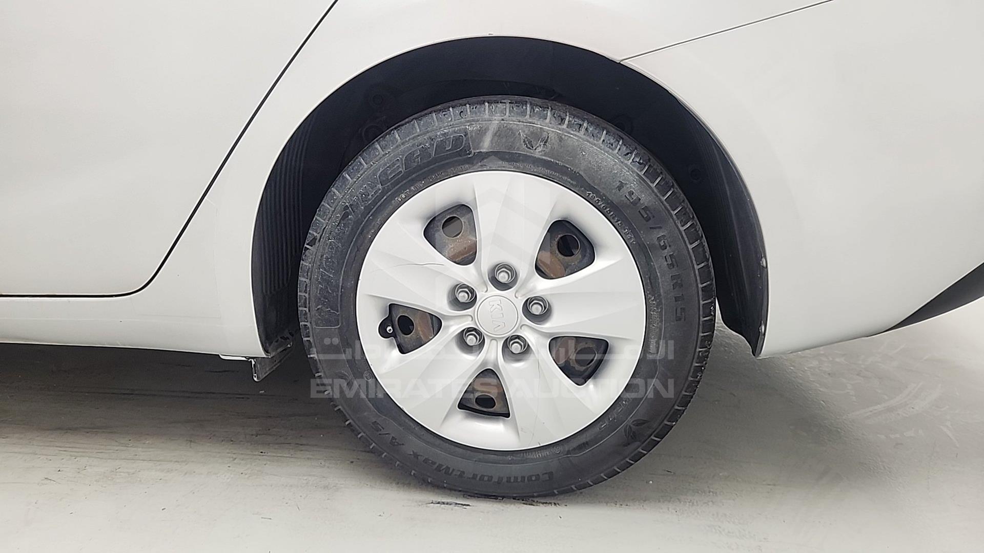 2016 KIA CERATO VIN: KNAFJ4110G5915950