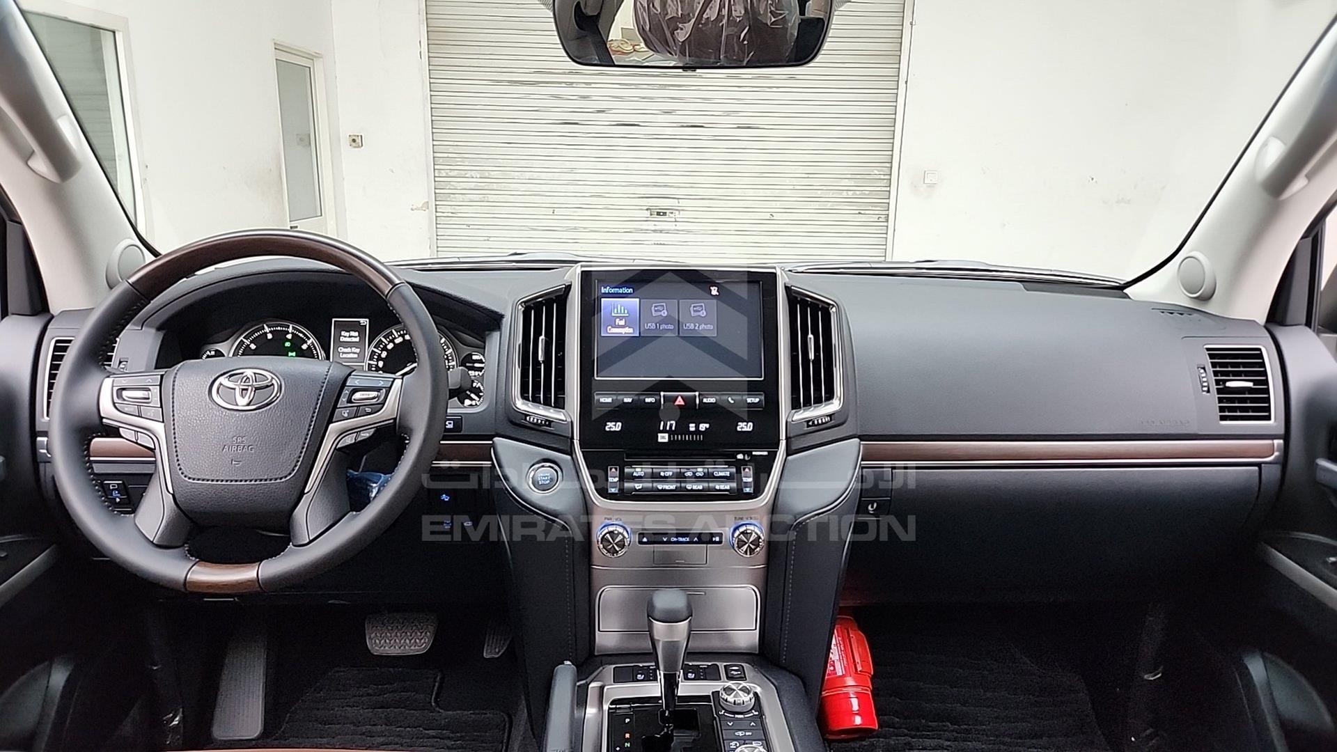 2020 TOYOTA LAND CRUISER VIN: JTMHY05J6L4088532