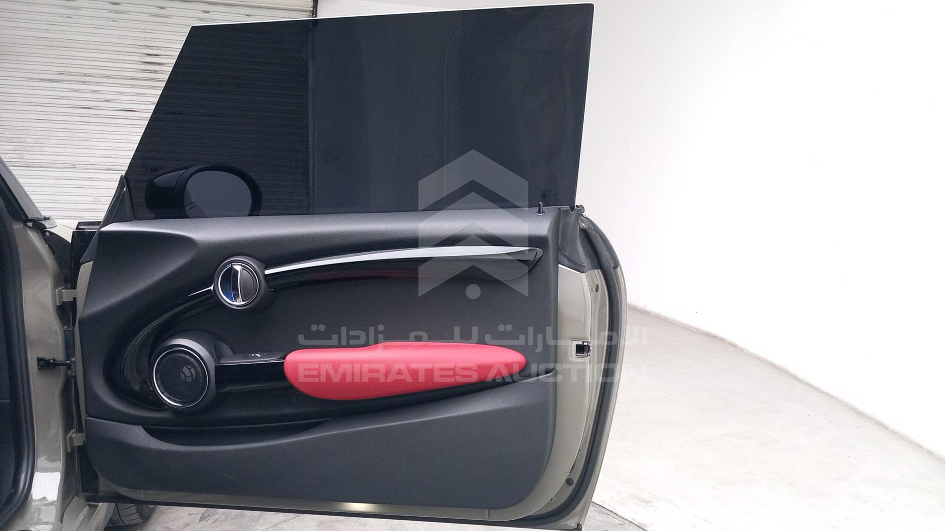 2021 MINI COOPER S VIN: WMWXR5A00M2N03907