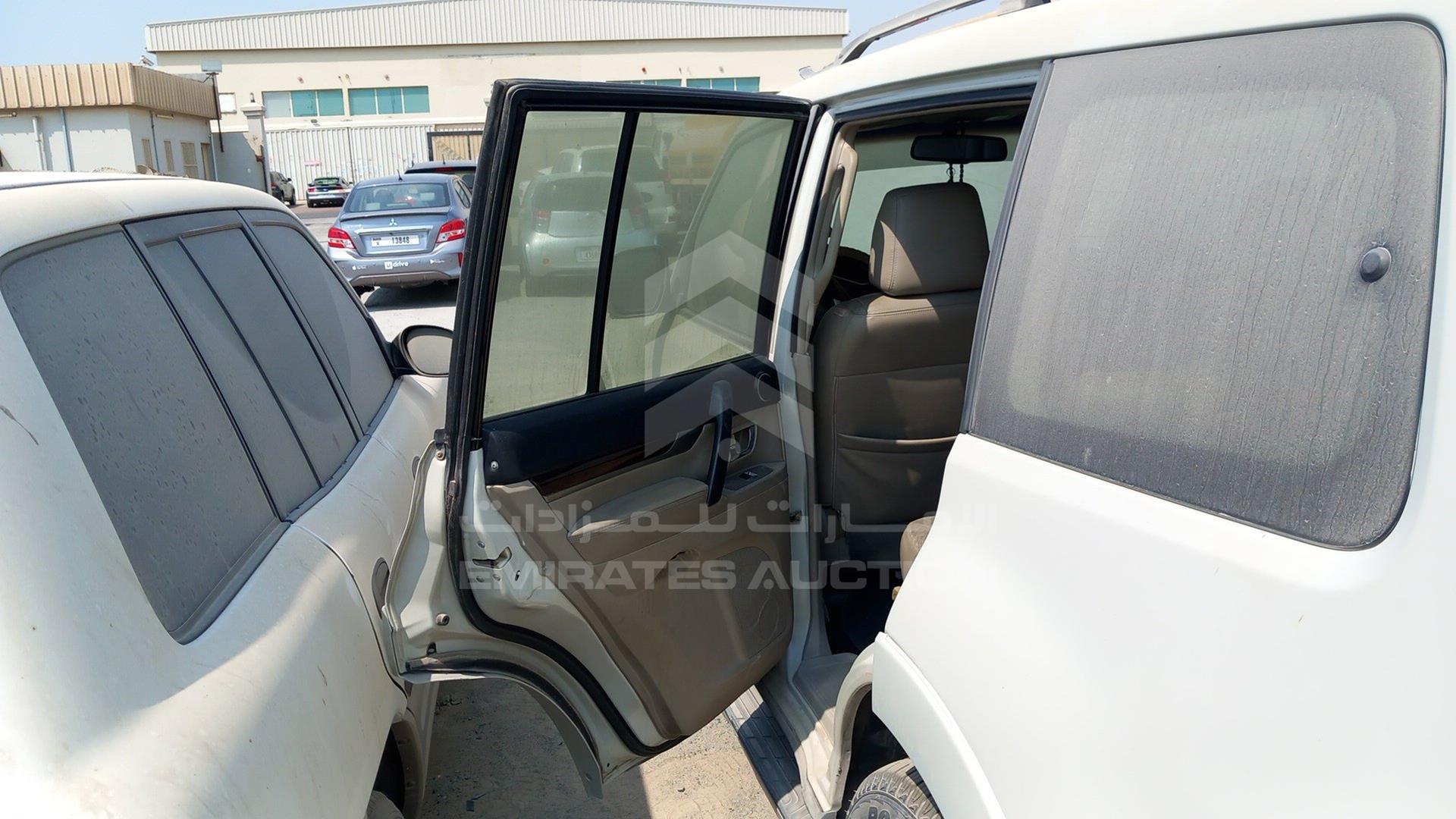 2009 MITSUBISHI PAJERO VIN: JMYLRV93W9J708703