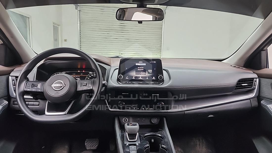 نيسان روج 2023 — زاوية الواجهة الكاملة — صورة 17
