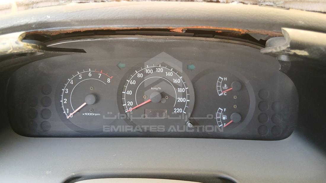 2002 Kia Sephia — Speedometer & RPM Gauges — Photo 15