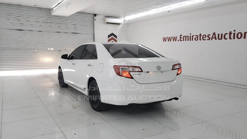 6T1BF9FK7FX563065 Auction: EmiratesAuction Lot: 409828 6T1BF9FK7FX563065 Toyota Camry 2015 WHITE Photo 7