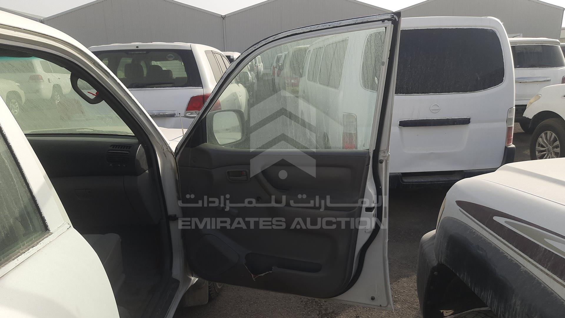 2003 TOYOTA LAND CRUISER VIN: JTGHJ01J233003981