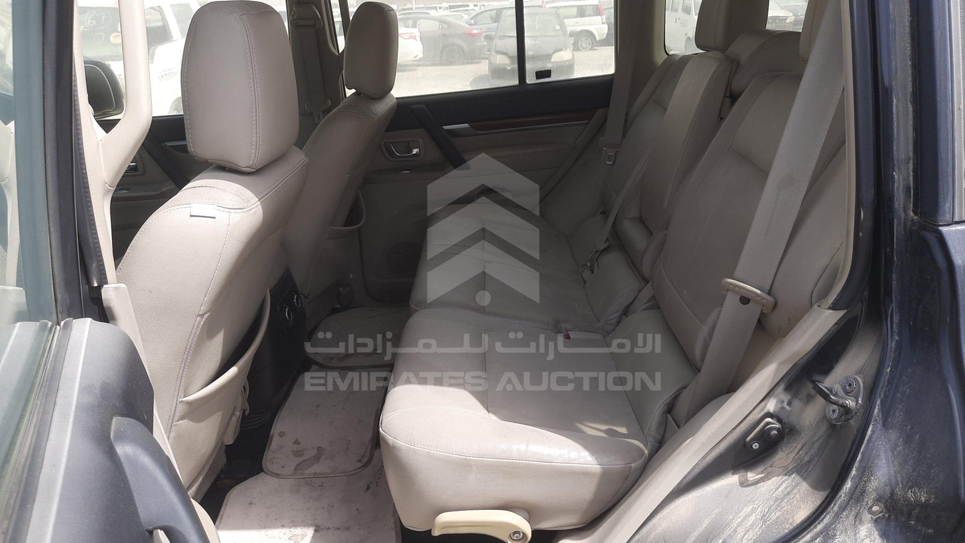2008 MITSUBISHI PAJERO VIN: JMYLRV93W8J730399