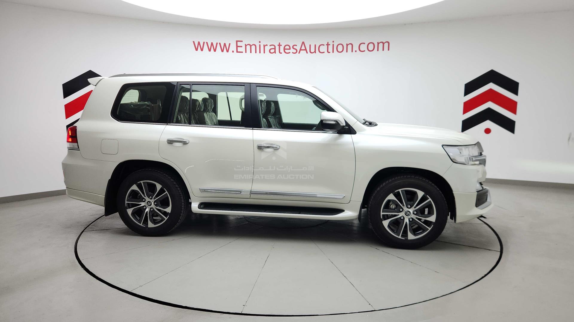2020 TOYOTA LAND CRUISER VIN: JTMHY05J6L4088532