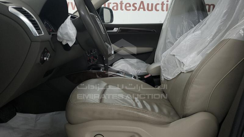 WAUKF68R29A022132 Auction: EmiratesAuction Lot: 405536 WAUKF68R29A022132 Audi Q5 2009 GREY Photo 13