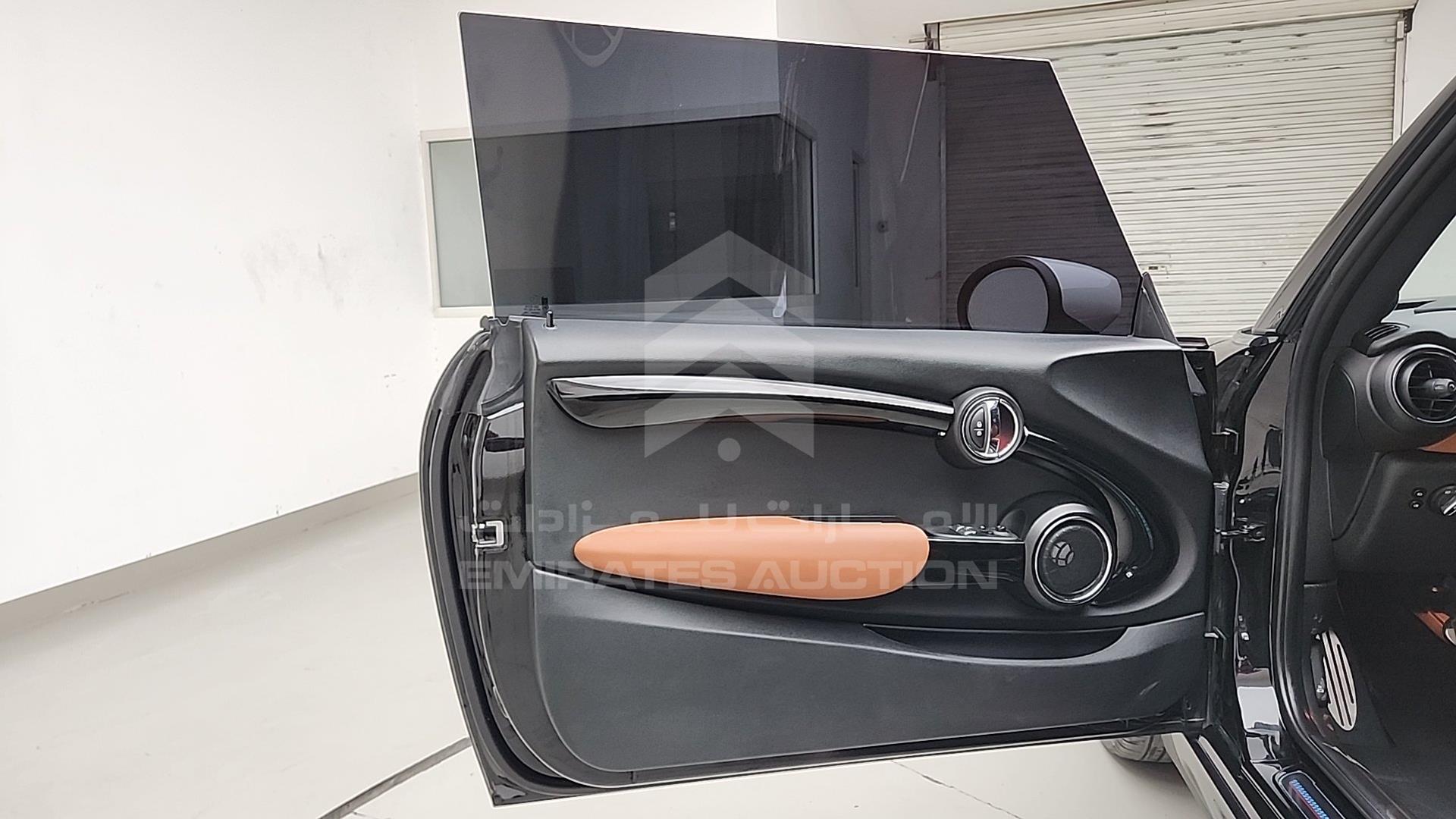 2021 MINI COOPER S VIN: WMWXR5A0XM2N20164