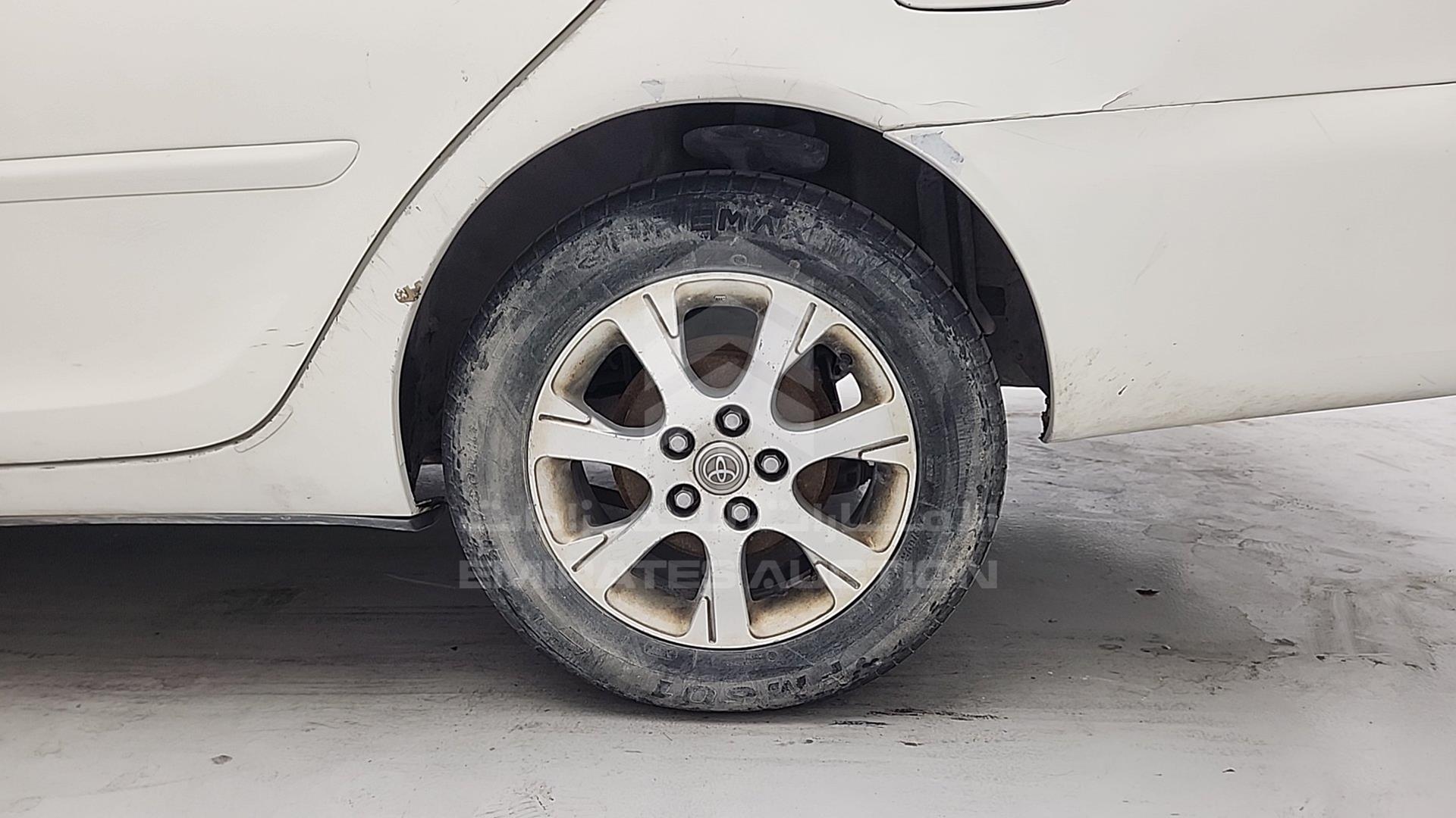 2004 TOYOTA CAMRY VIN: JTDBE32K940256749