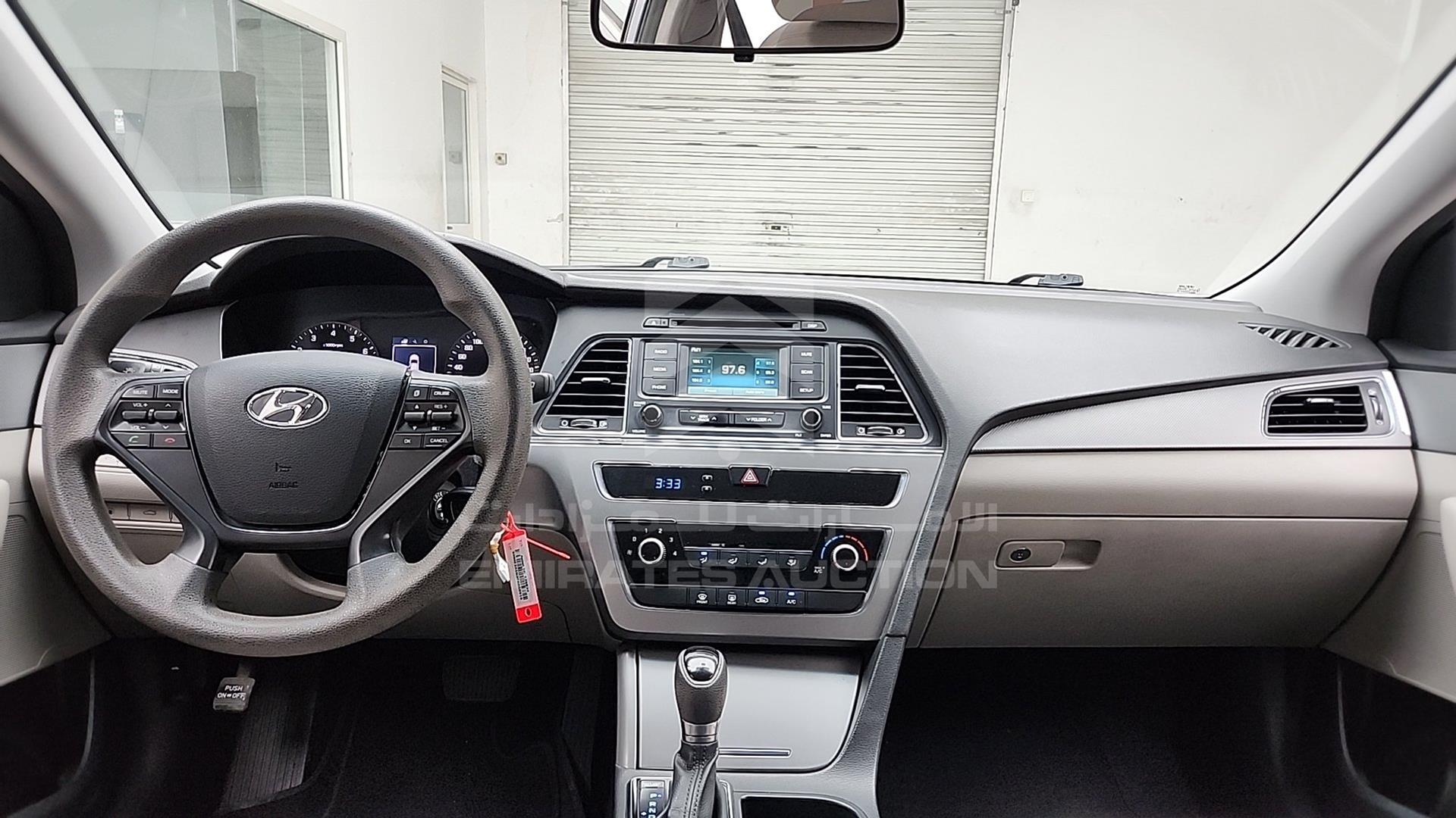 2015 HYUNDAI SONATA VIN: KMHE241G3FA055916