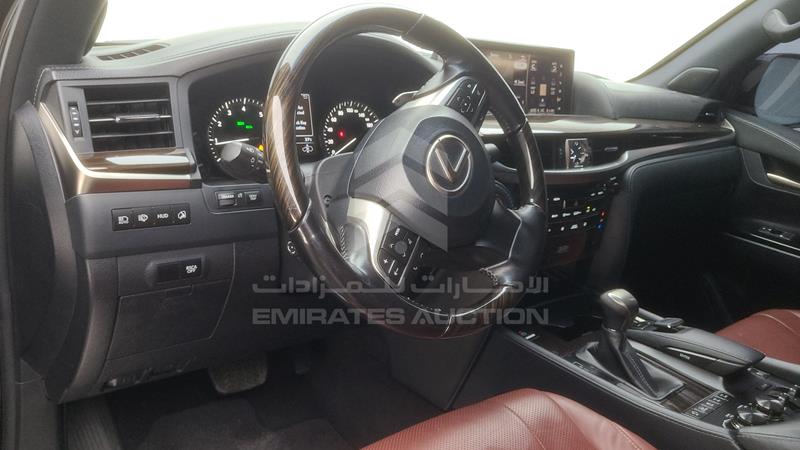 JTJHY00W1L4326058 Auction: EmiratesAuction Lot: 409451 JTJHY00W1L4326058 Lexus LX 570 2020 WHITE Photo 25