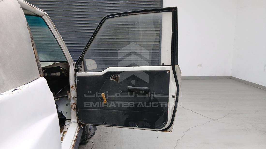 1990 Suzuki Vitara — Front Right Door — Photo 20
