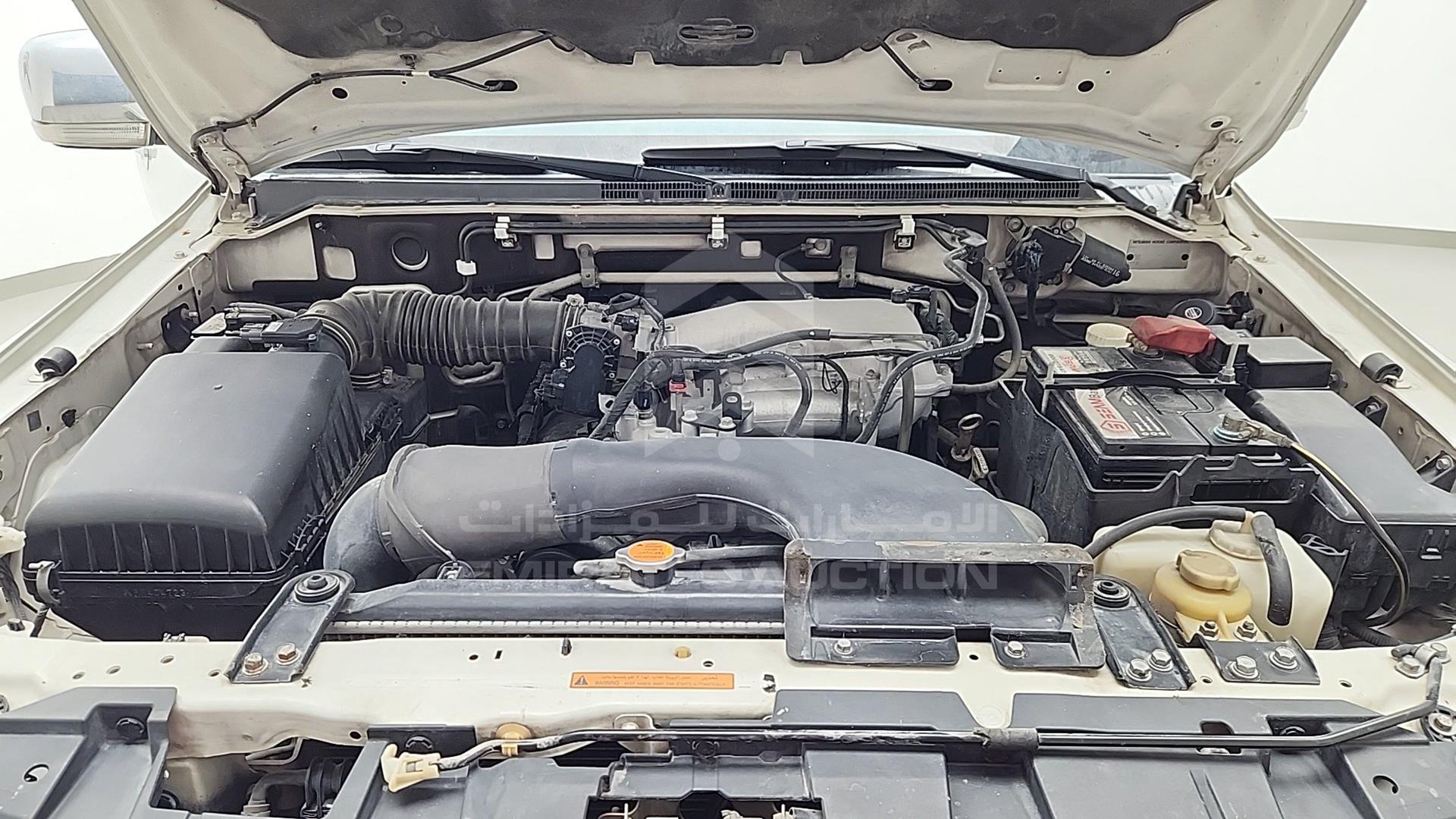 2010 MITSUBISHI PAJERO VIN: JMYLRV95WAJ716207