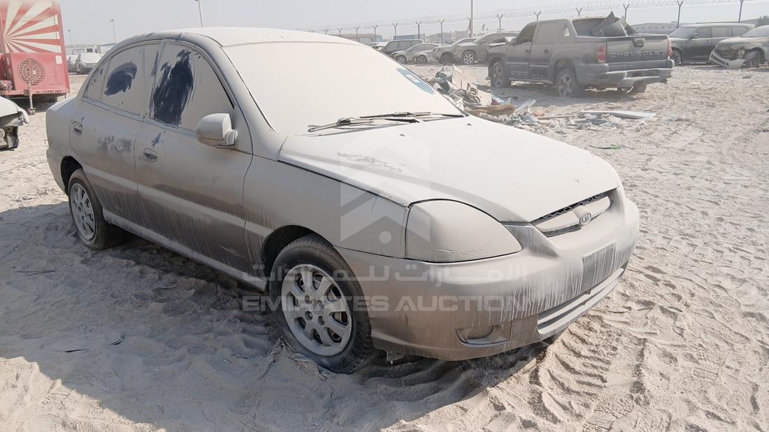 2005 Kia Rio — Front Right Angle — Photo 9