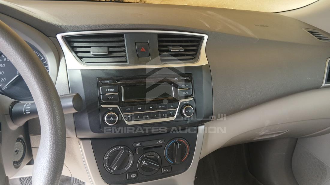 نيسان سينترا 2019 — نظم الترفيه وكاميرا المراقبة والملاحة — صورة 16