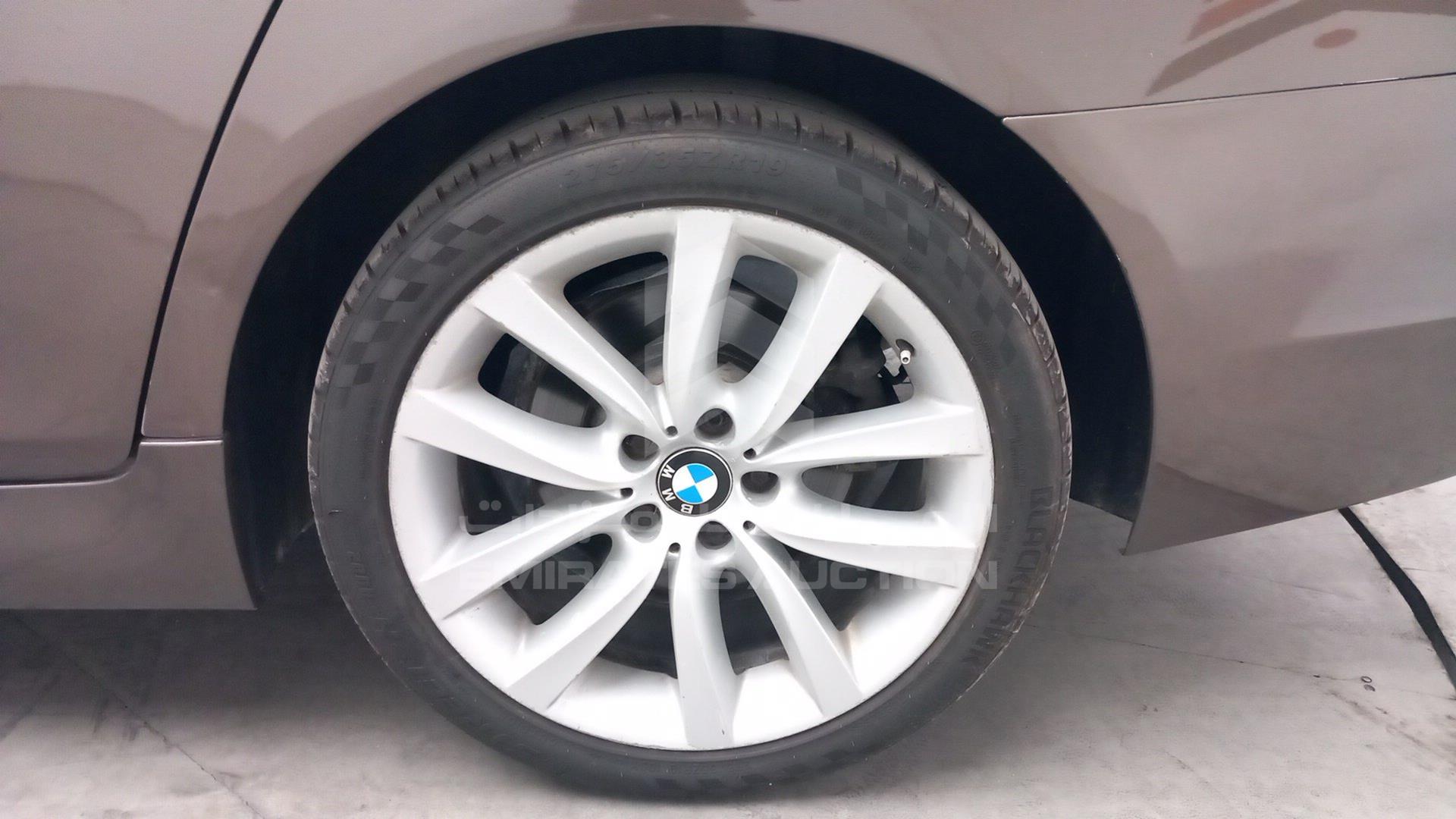 2013 BMW 530 VIN: WBACU5102DSF10485