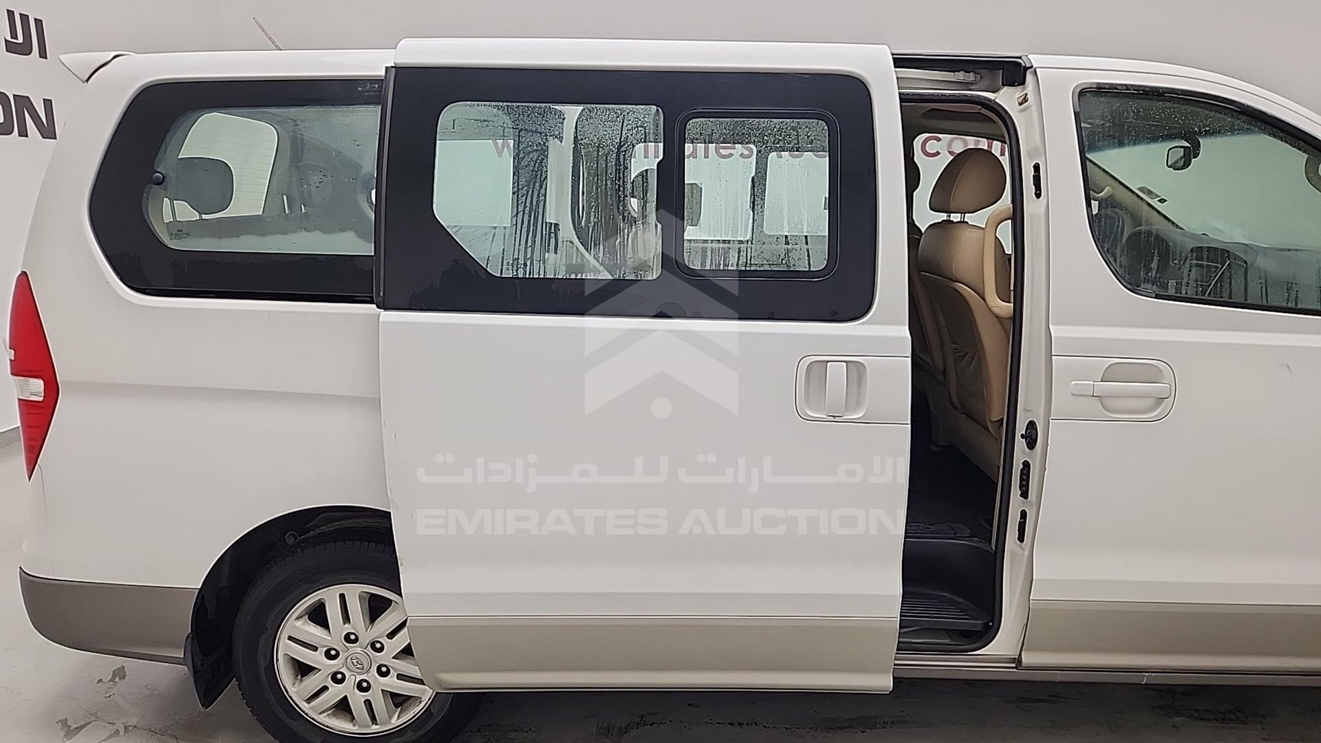 2018 HYUNDAI H1 VIN: KMJWA37R2JU946859