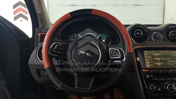 Jaguar X J 2015 SAJAA20N2FPV79969 Image 6