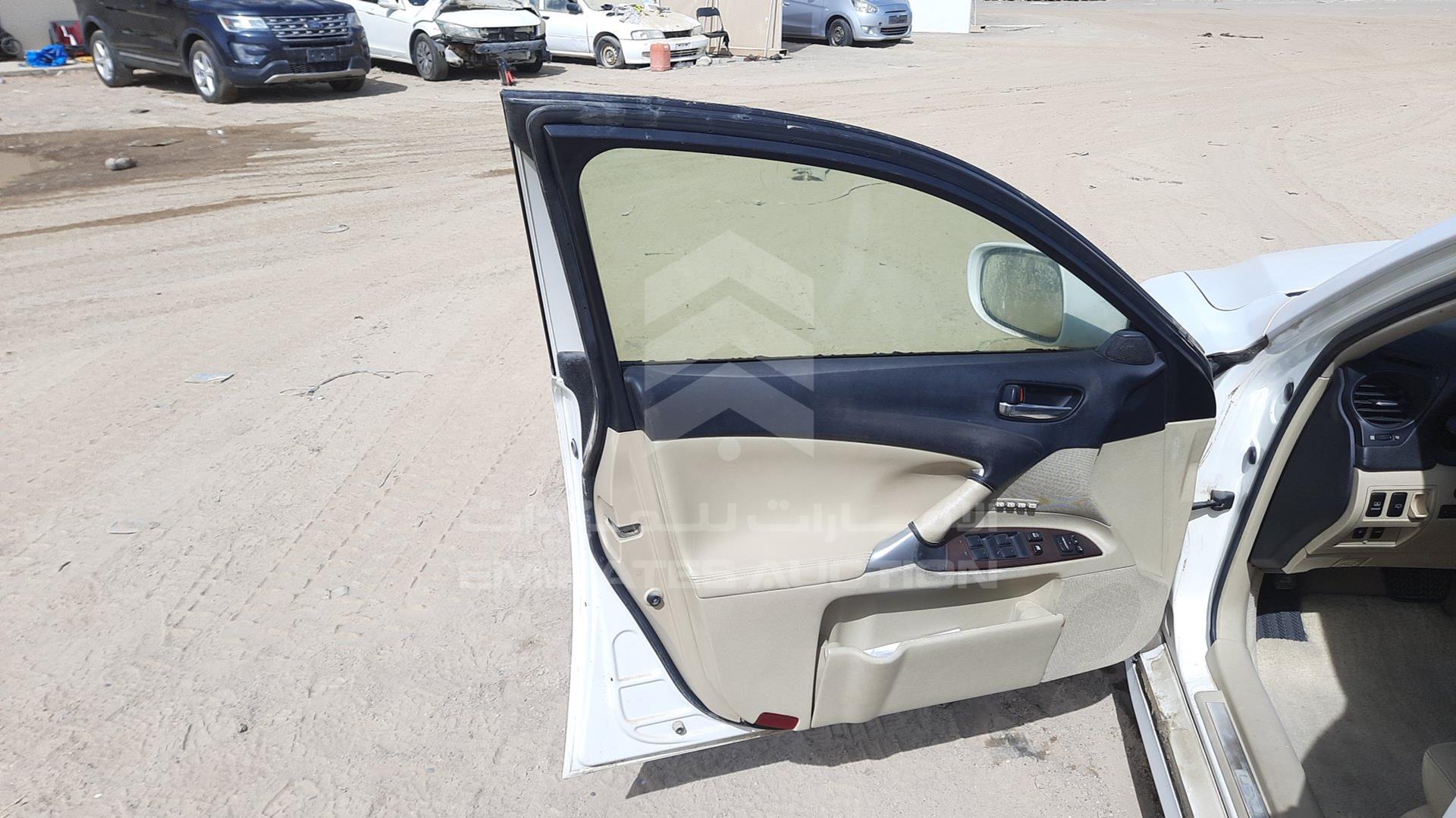 2008 LEXUS IS300 VIN: JTHBG262X82009697