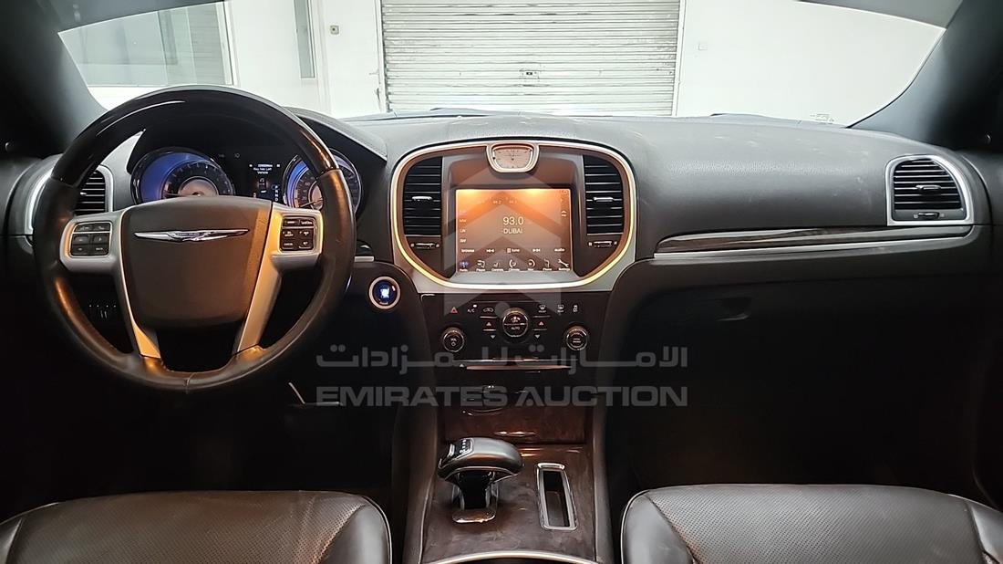 2012 Chrysler 300 — Full Dashboard View — Photo 17