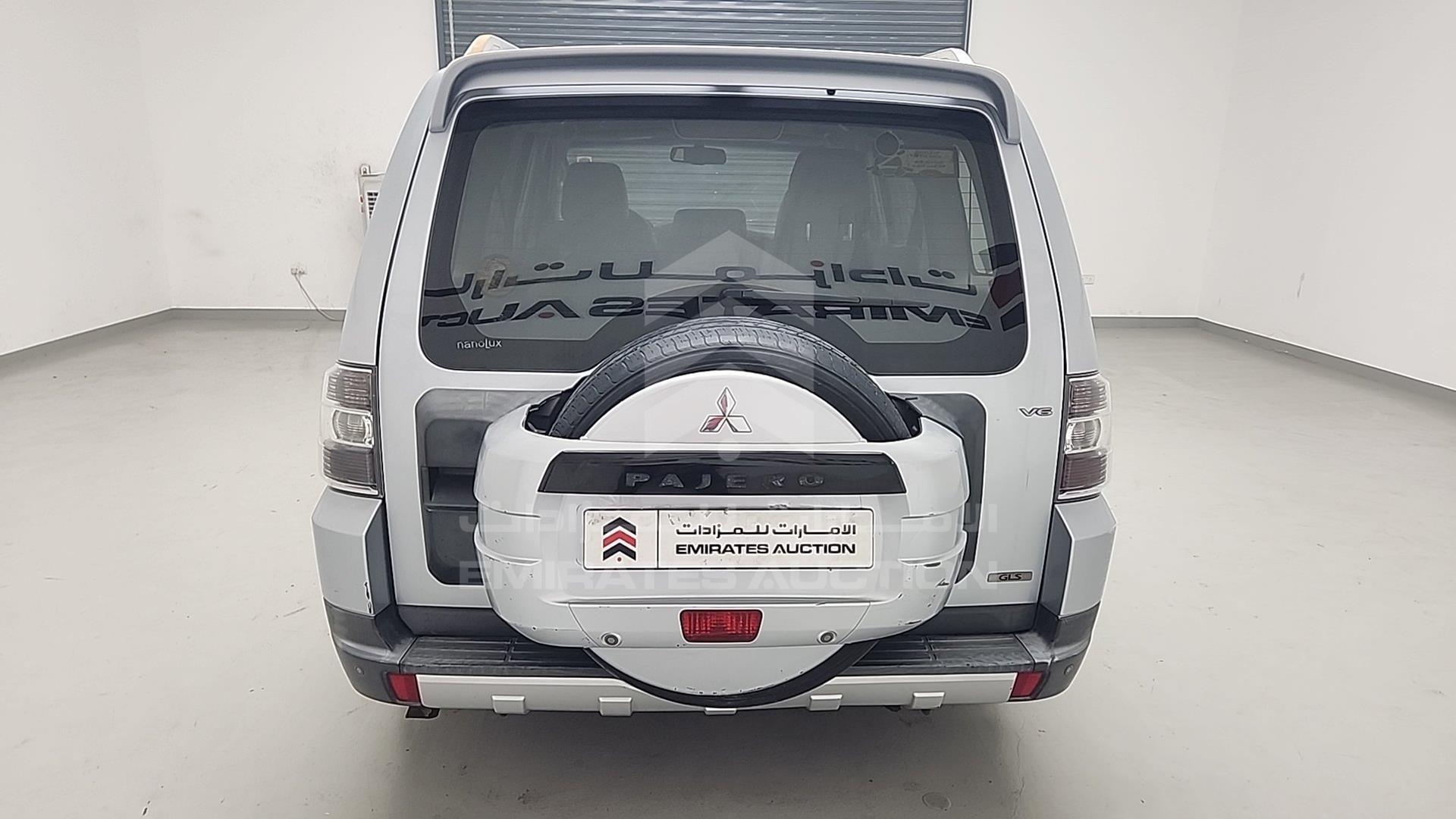 2008 MITSUBISHI PAJERO VIN: JMYLRV93W8J720356