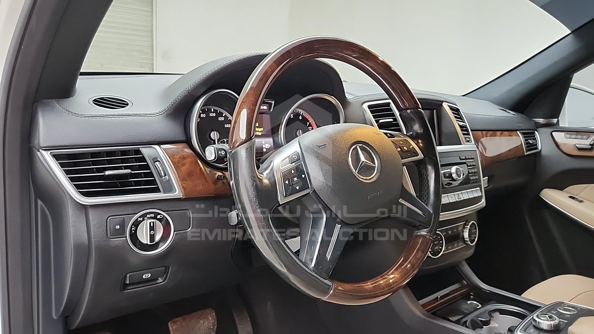 2015 MERCEDES GL 550 VIN: 4JGDF7DE7FA508690
