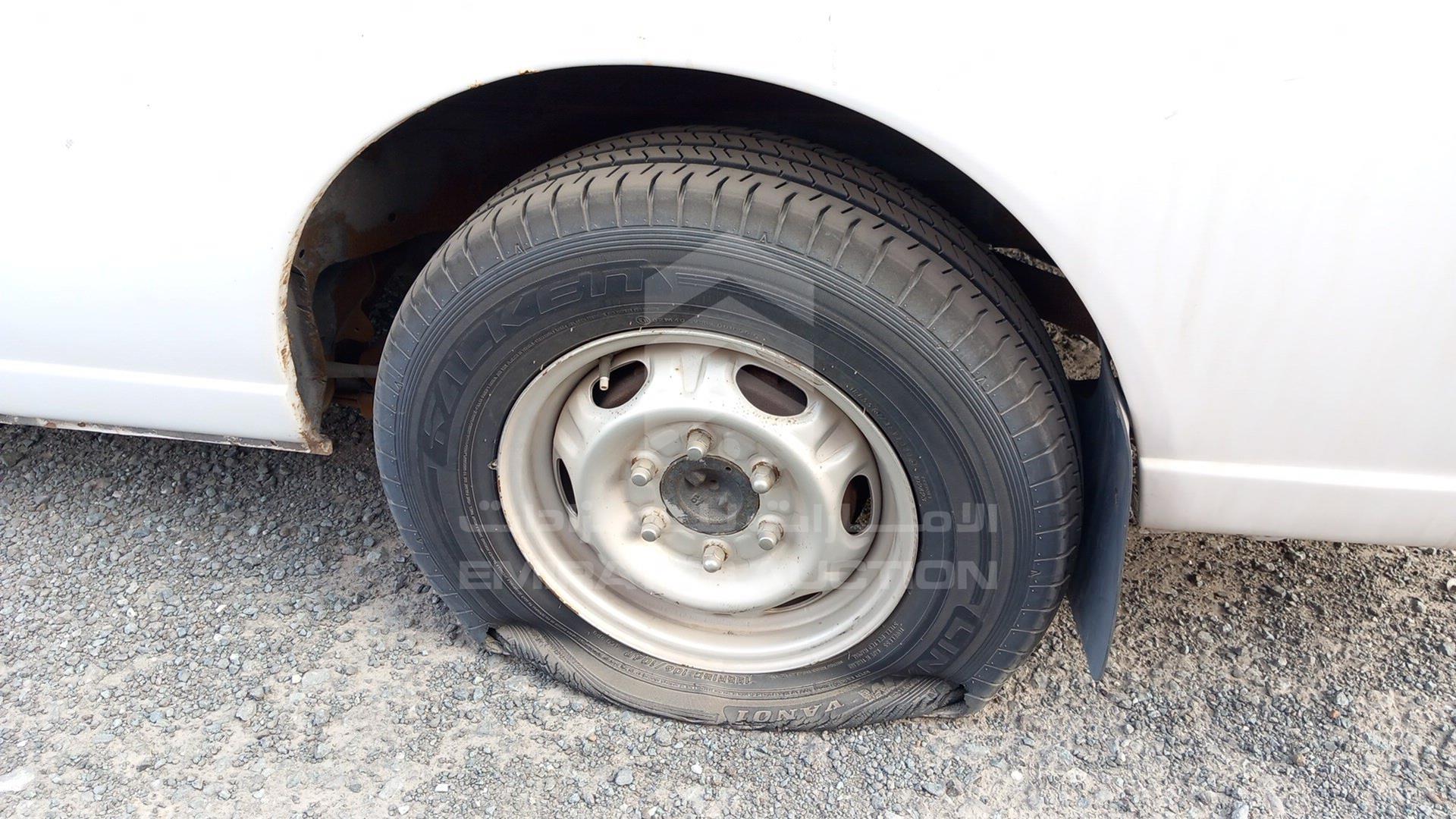 2002 NISSAN URVAN VIN: JN6FE52S12X400020
