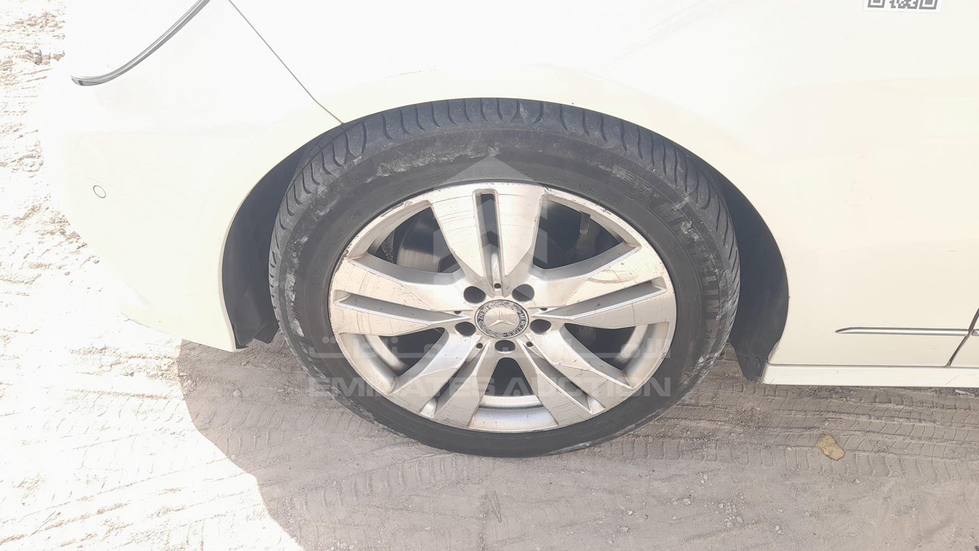 2010 MERCEDES E 300 VIN: WDDHF5EBXAA248153