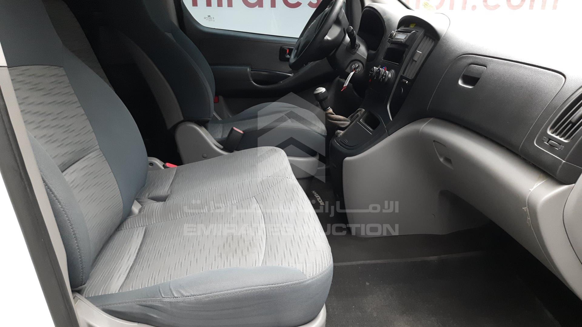2016 HYUNDAI H1 VIN: KMHWG81R9GU756295