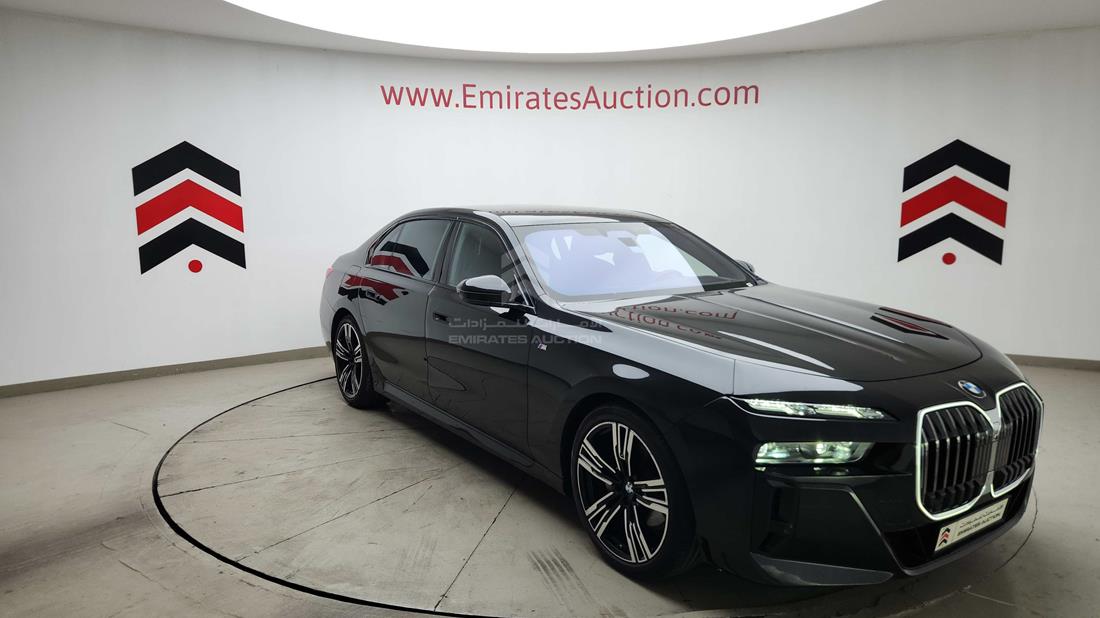 2024 BMW 735 I — Front Right Angle — Photo 11