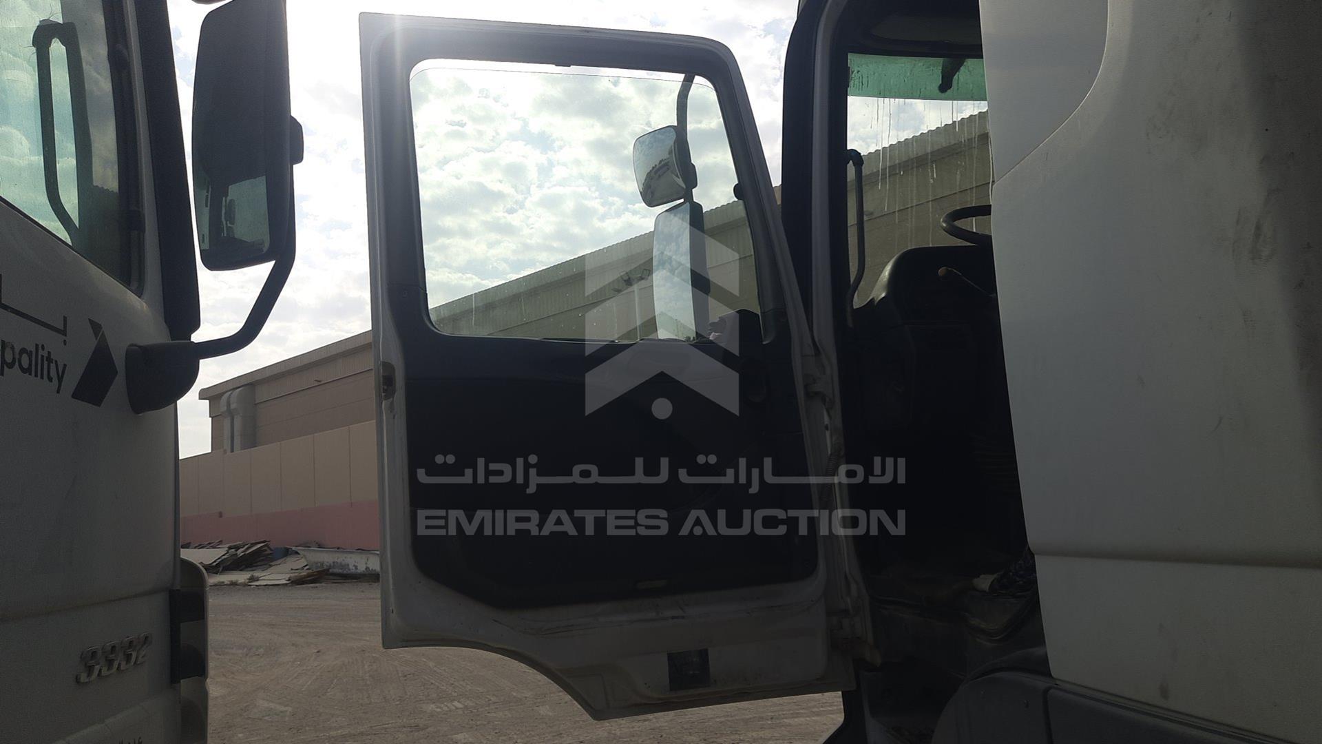 2008 MERCEDES ACTROS VIN: WDAKHCAA28L307533