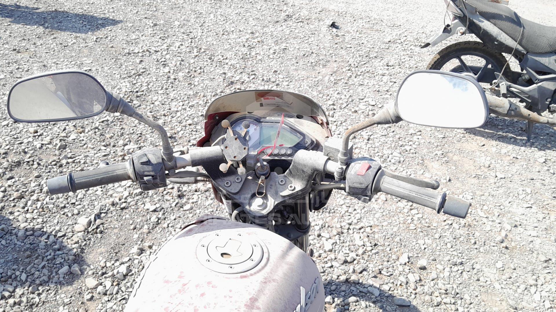 0 BAJAJ PULSAR VIN: MD2A11CX2LCE56629