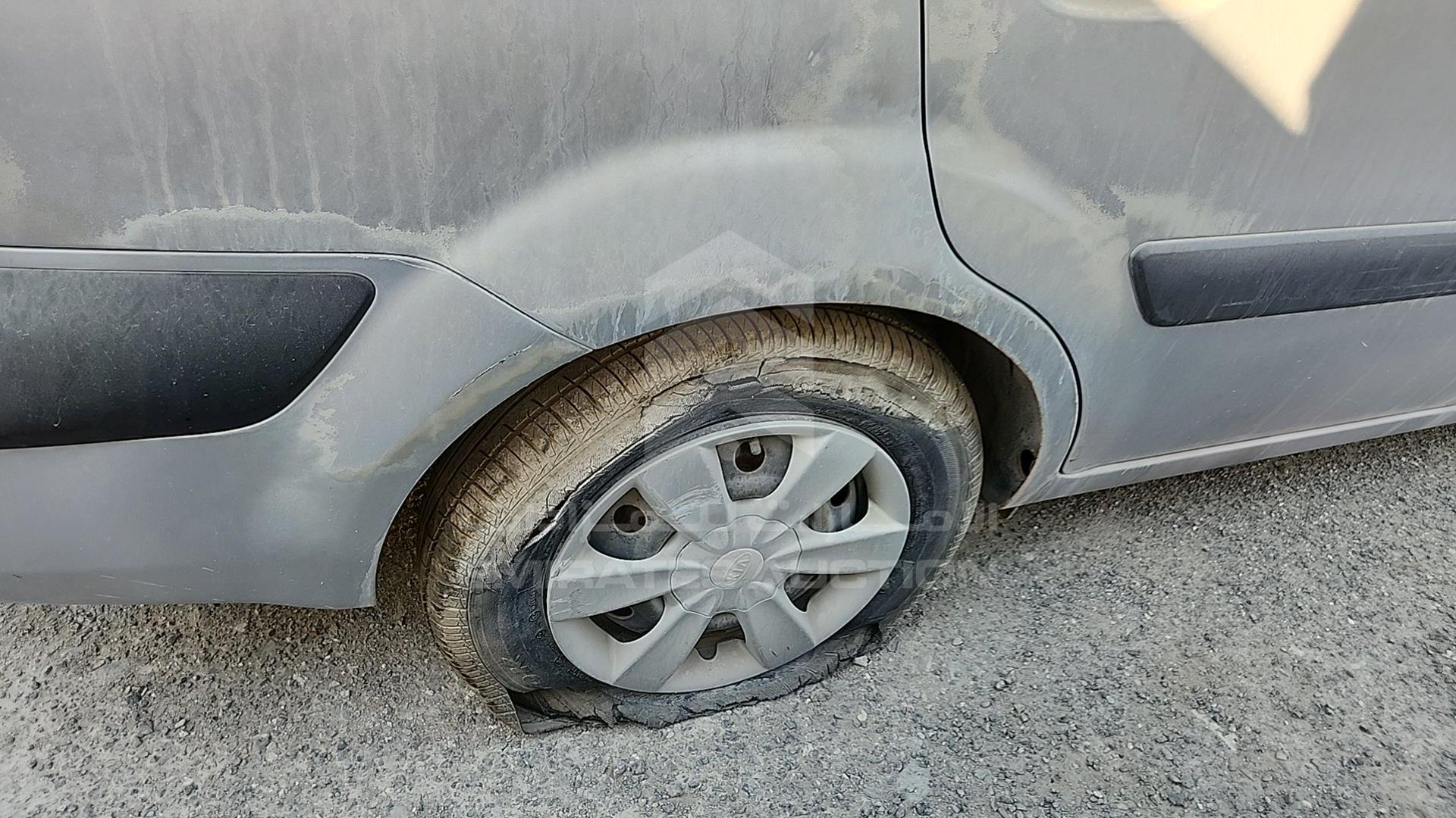 2006 KIA RIO VIN: KNADE221566173990