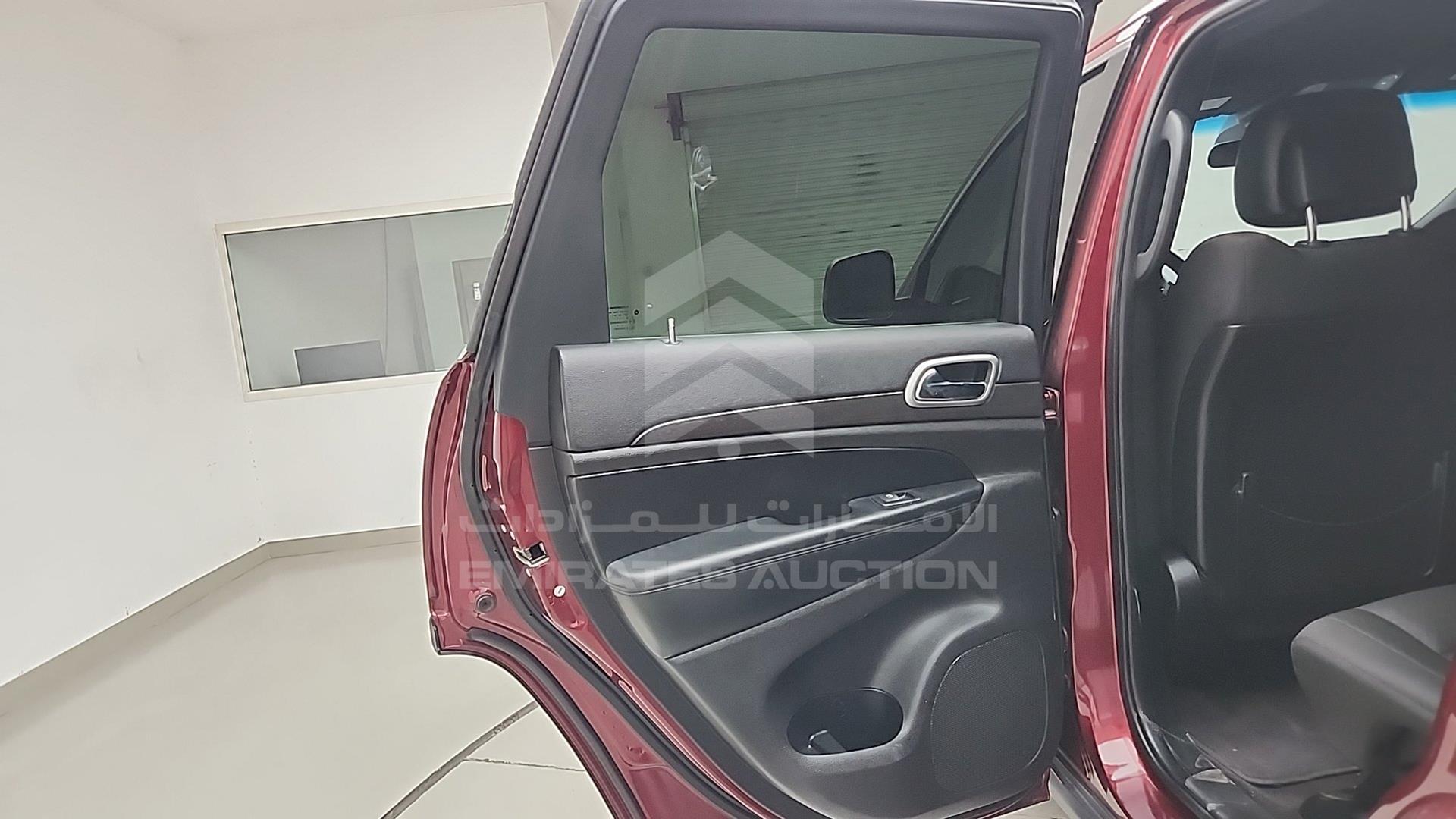 2018 JEEP GRAND CHEROKEE VIN: 1C4RJEAG9JC429523