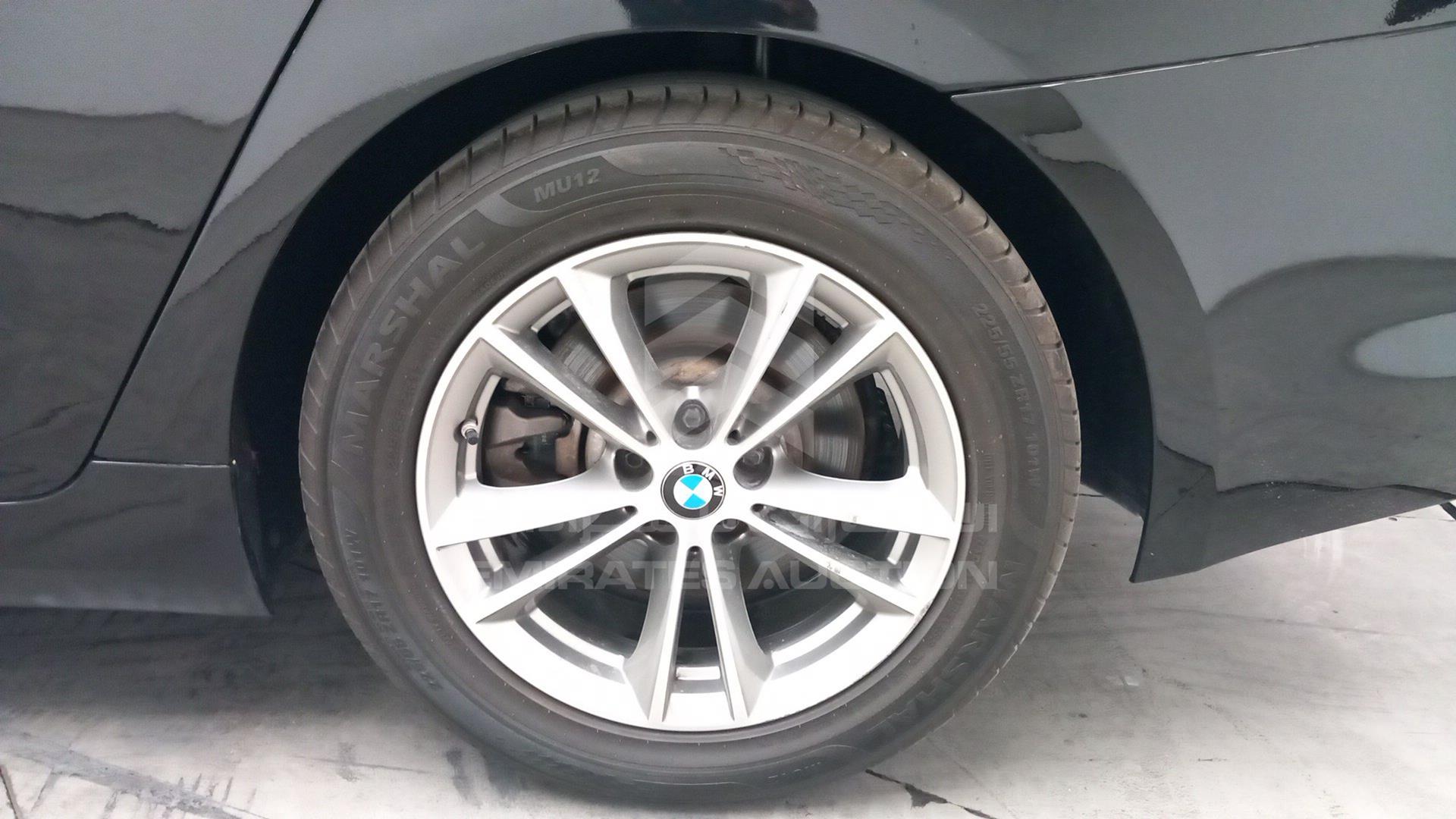 2019 BMW 520 VIN: WBAJA1A07KWW09864