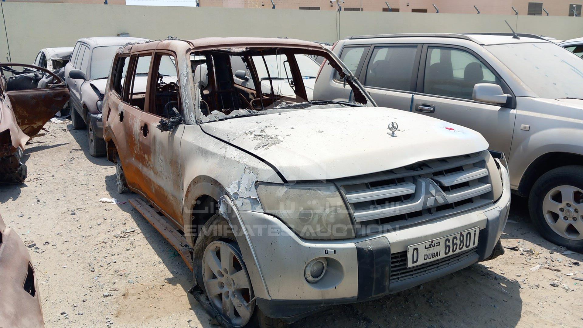 2008 MITSUBISHI PAJERO VIN: JMYLRV93W8J721358