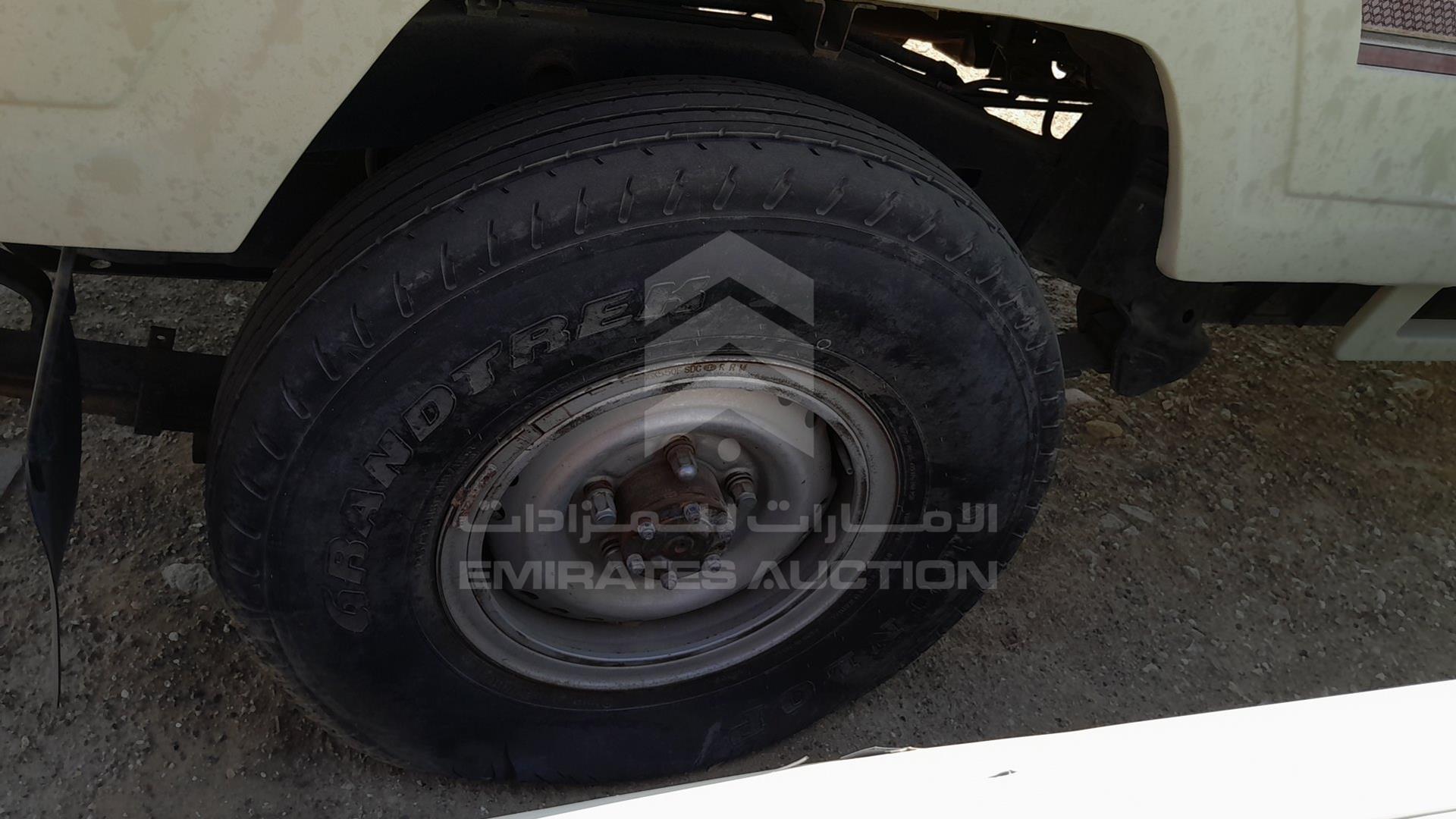 2010 TOYOTA LAND CRUISER VIN: JTFLU73J8A4507289