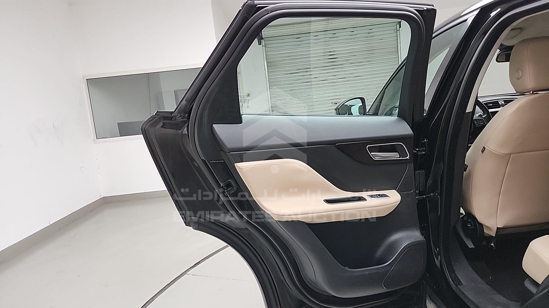 2017 JAGUAR F-PACE VIN: SADCA2BV1HA055730