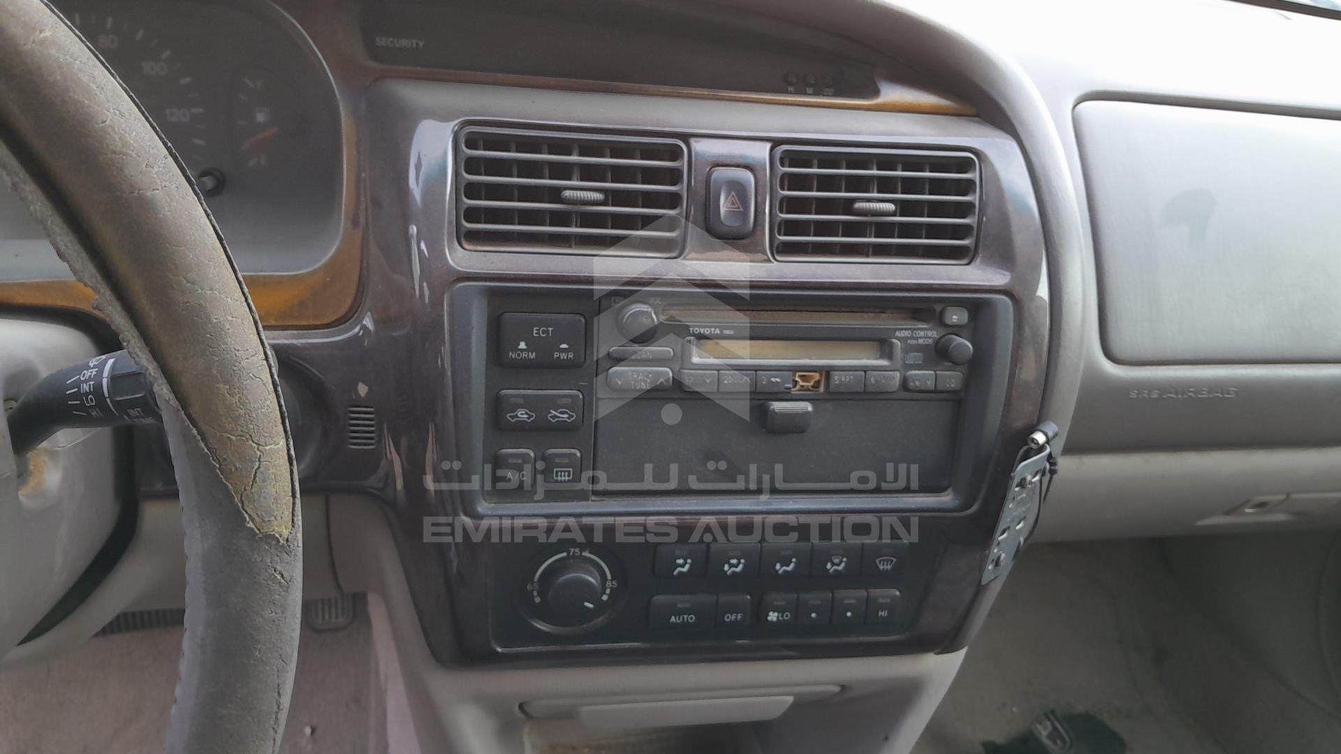 1998 TOYOTA AVALON VIN: 4T1BF18B6WU221800
