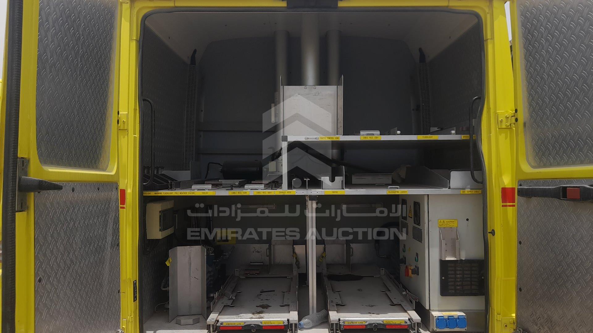 0 MERCEDES --- VIN: WD3D049349N137250