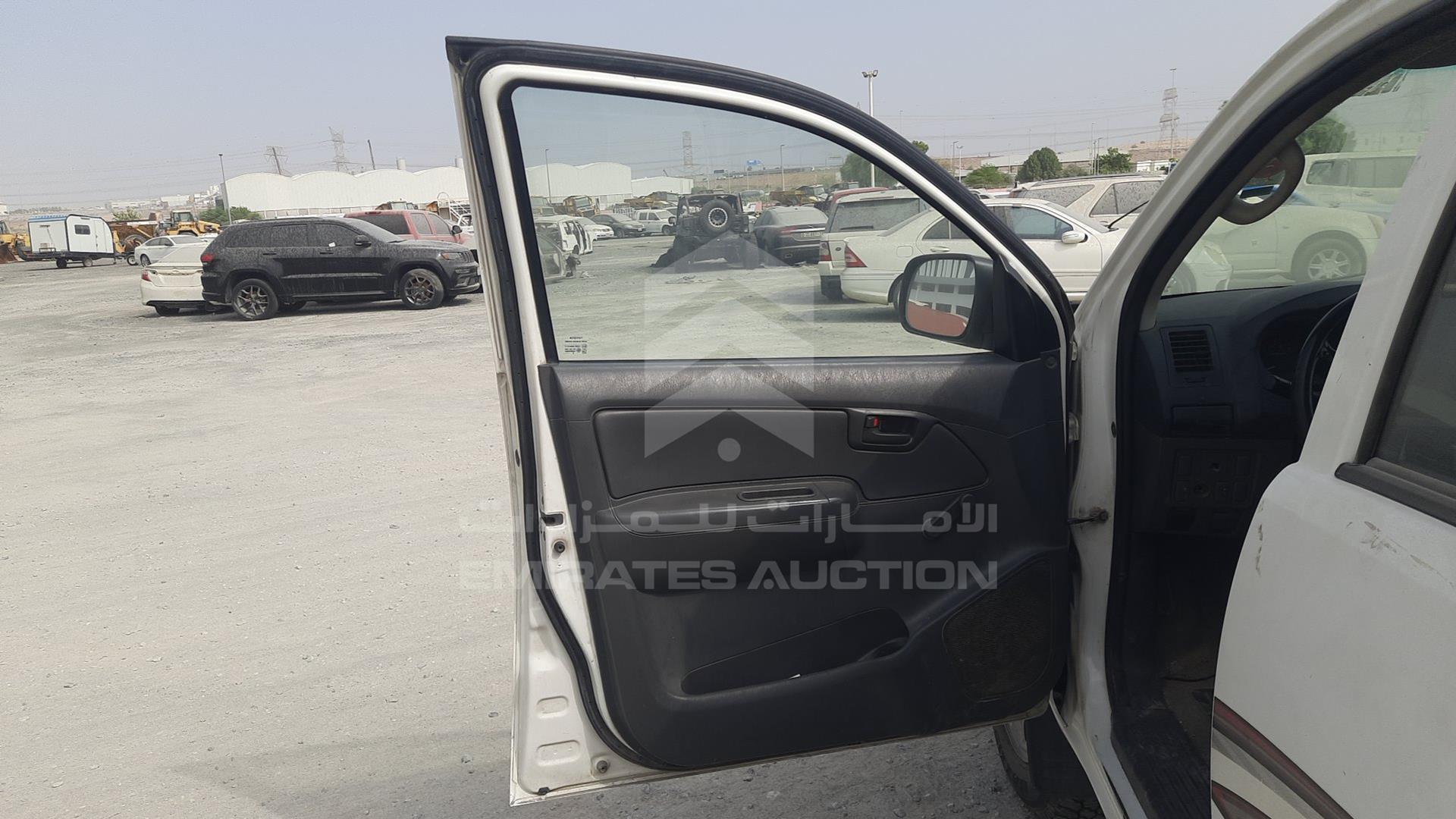 2014 TOYOTA HILUX VIN: MR0FX22G3E1396570