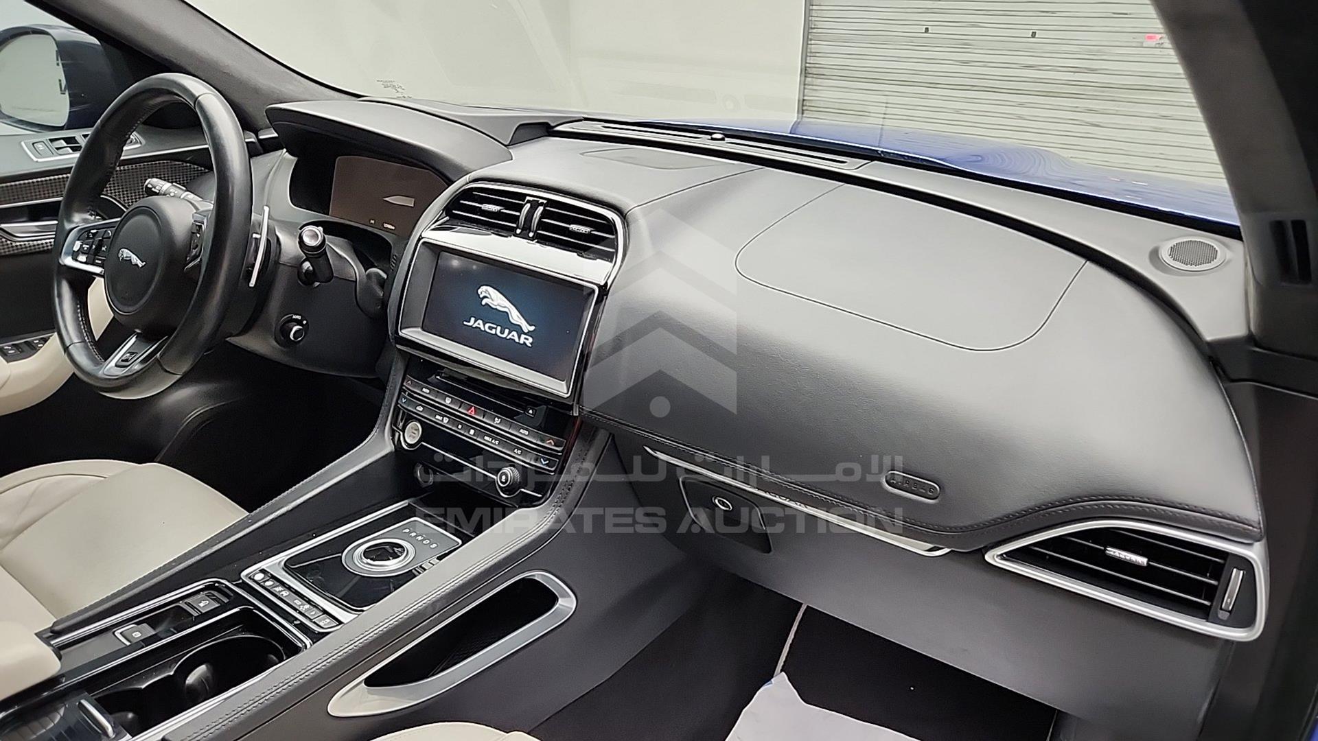 2017 JAGUAR F-PACE VIN: SADCA2BV8HA048886